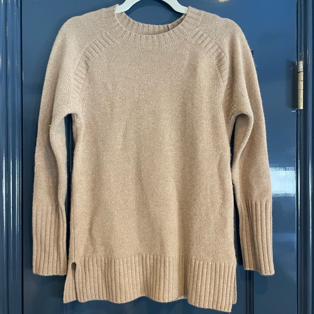 NEW J. Crew Crewneck Tunic Sweater in Everyday Cashmere, Camel, Sz XS - Picture 3 of 10